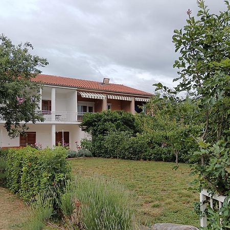 Apartments Lana Starigrad Paklenica Εξωτερικό φωτογραφία